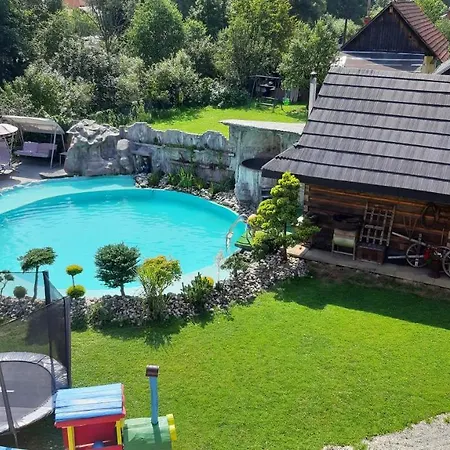 Rodinne Apartmany Alpinka Guest house