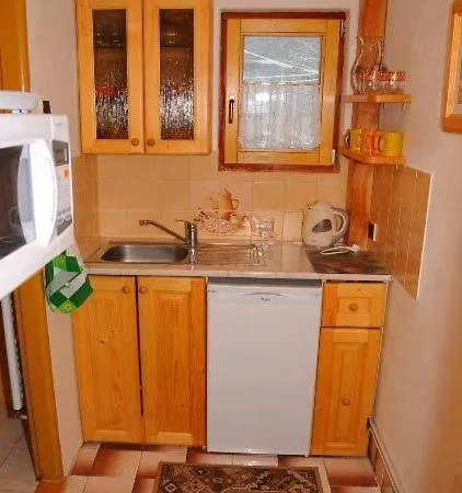 Guest house Rodinne Apartmany Alpinka 3*