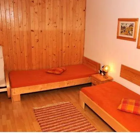 Rodinne Apartmany Alpinka Guest house